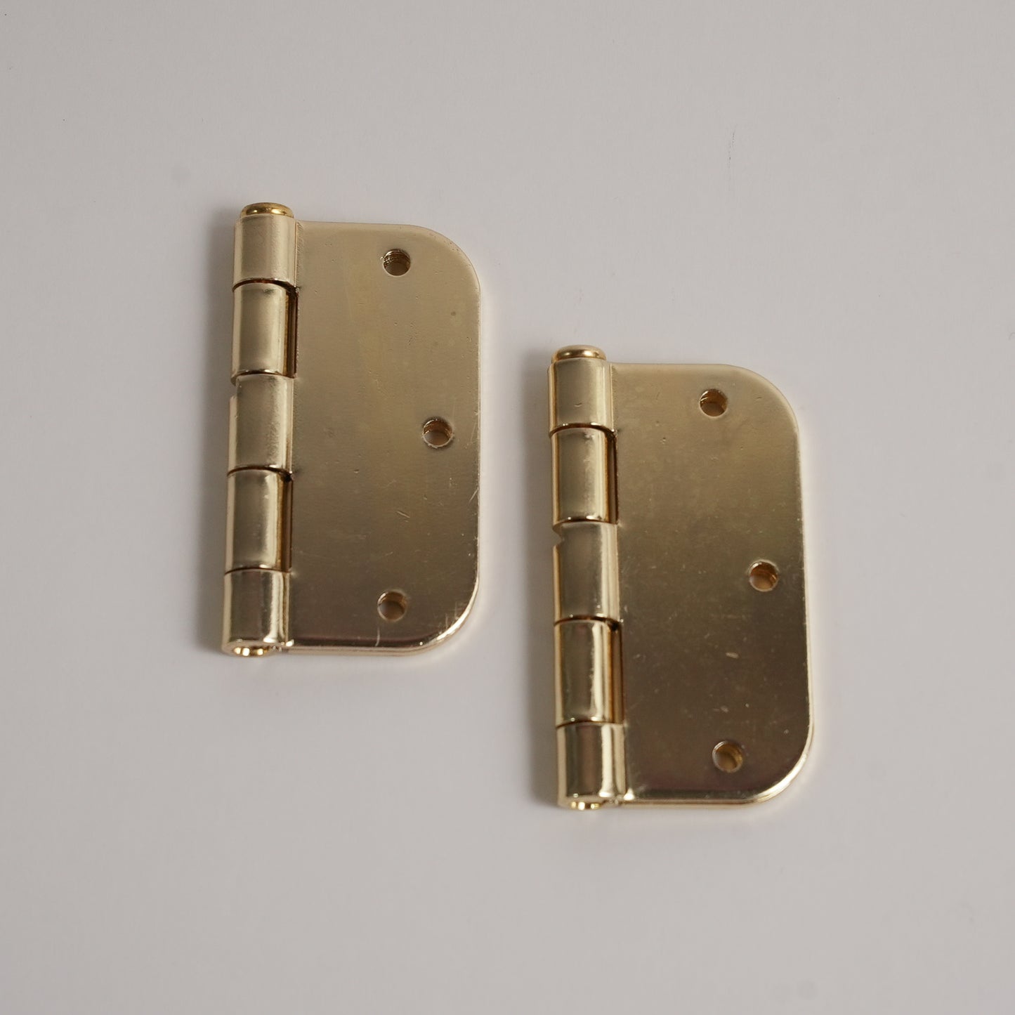 Aksis Hinge – Built-In Door Stop Hinge (Set with Screws) Brass