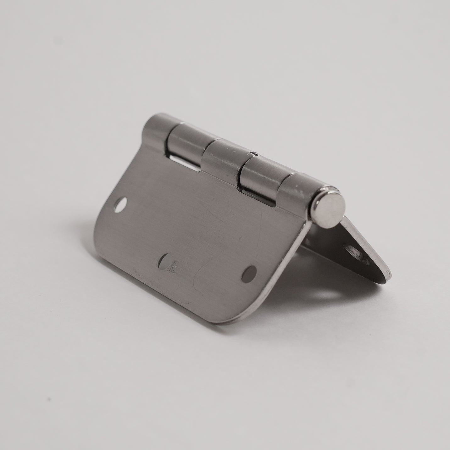 Aksis Hinge – Built-In Door Stop Hinge (Set with Screws) Brushed Nickel