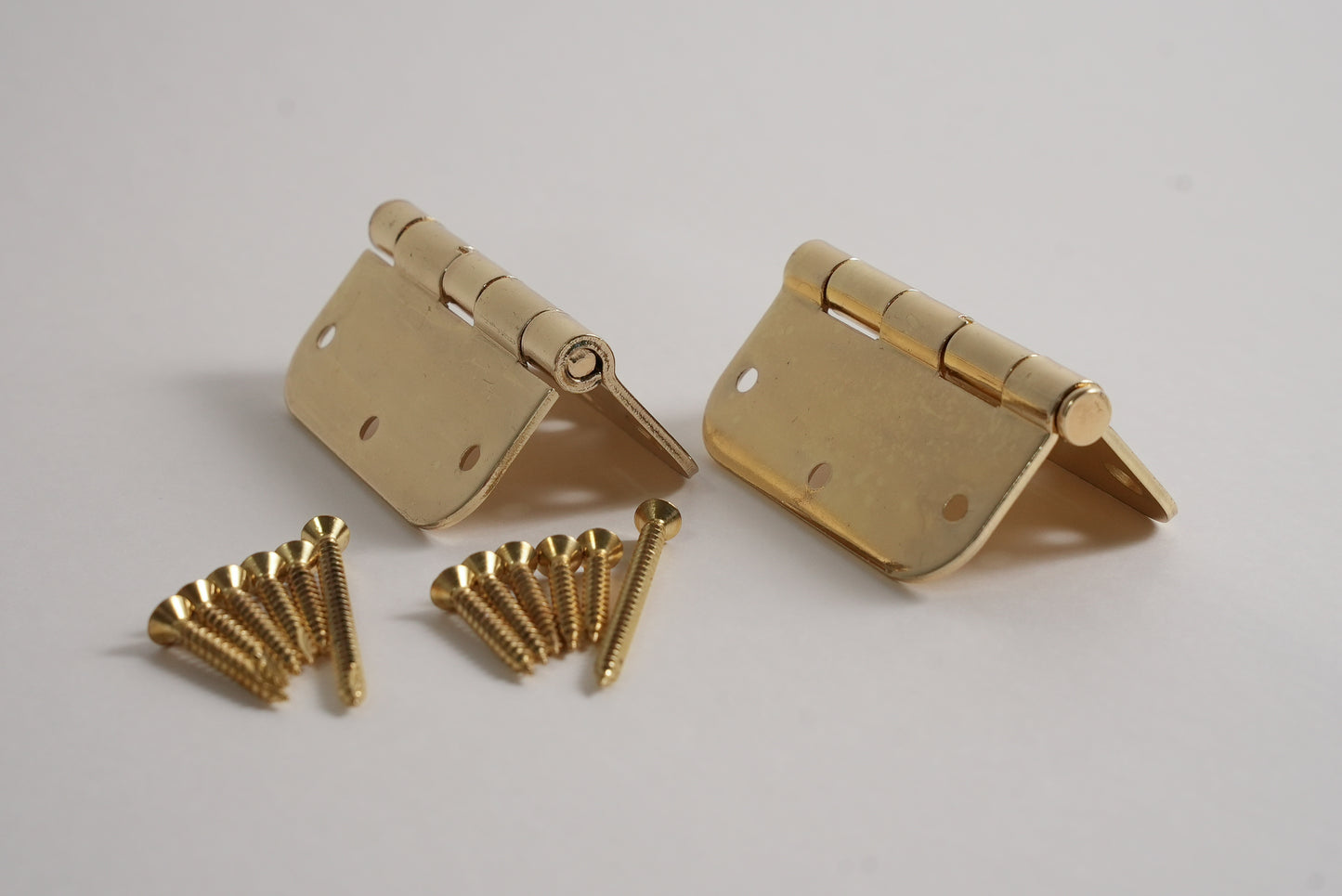 Aksis Hinge – Built-In Door Stop Hinge (Set with Screws) Brass