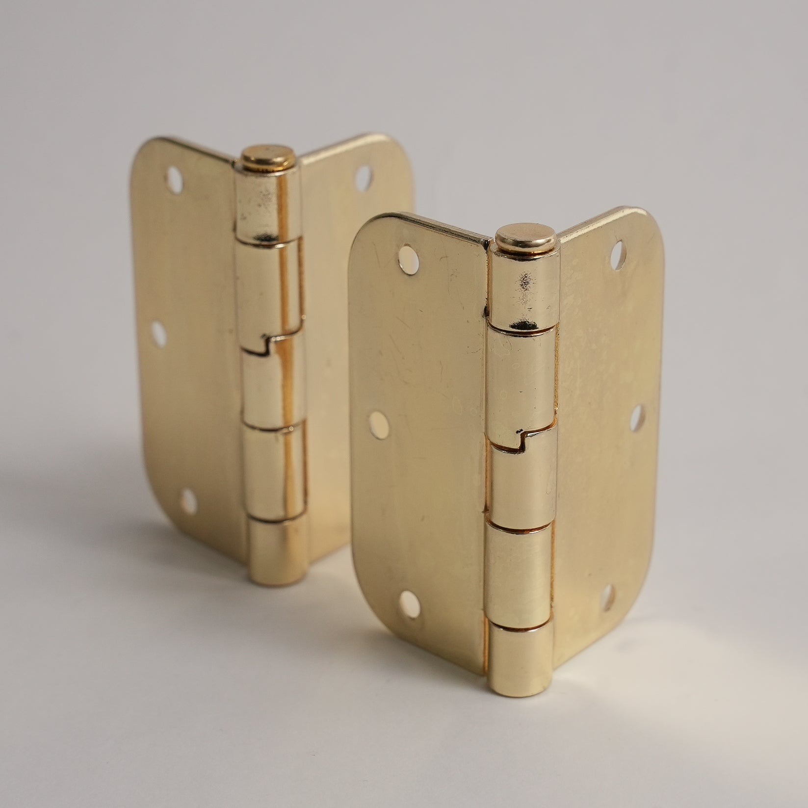 Aksis Hinge – Built-In Door Stop Hinge (Set with Screws)