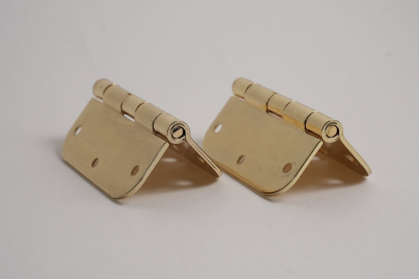 Aksis Hinge – Built-In Door Stop Hinge (Set with Screws) Brass