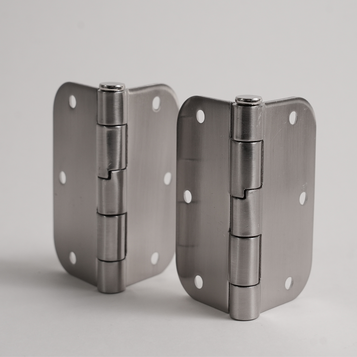 Aksis Hinge – Built-In Door Stop Hinge (Set with Screws)